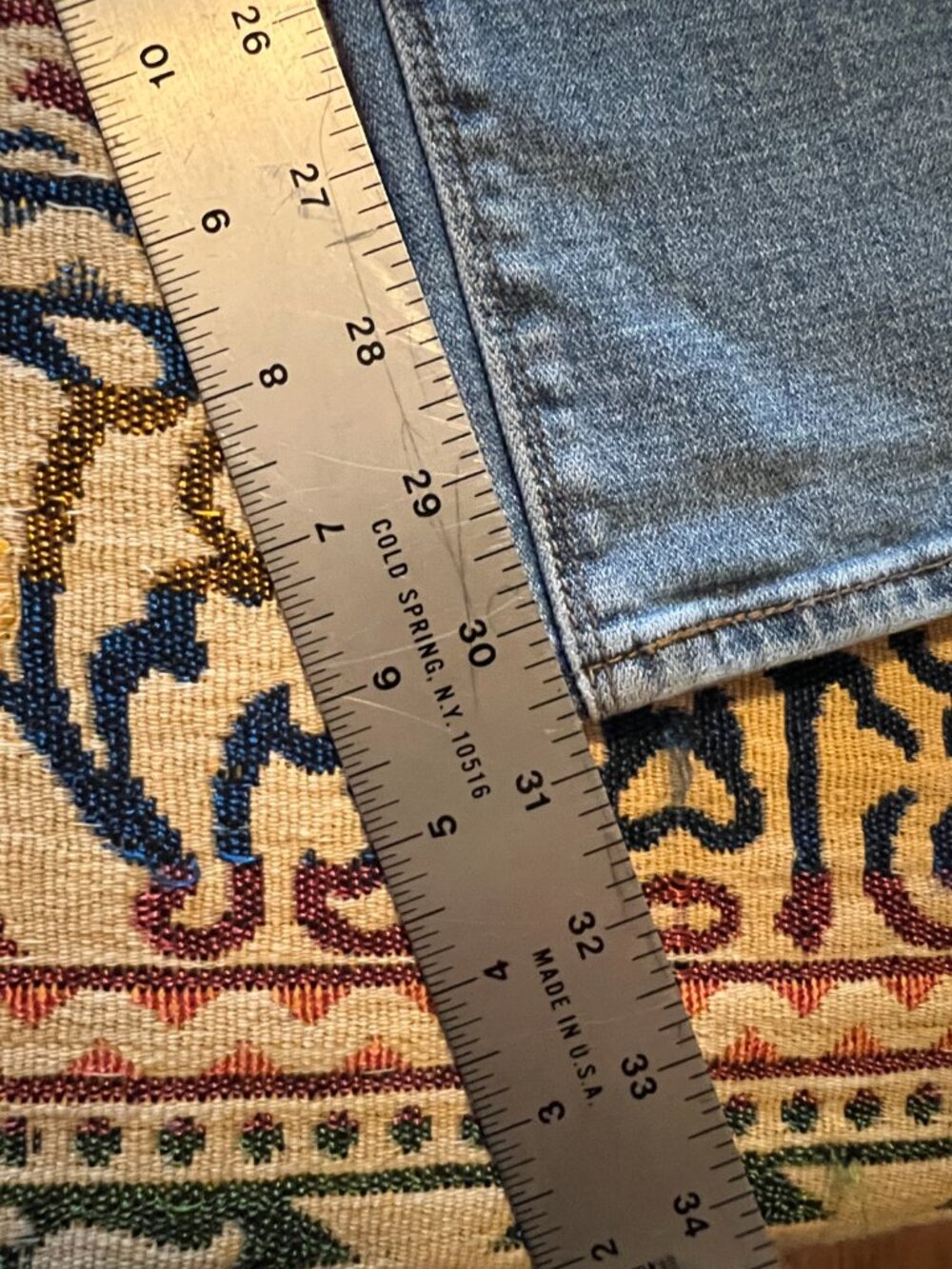 Levi's 525 Jeans Womens 14 M Light Wash Straight Leg Perfect Waist Distressed - Picture 5 of 16